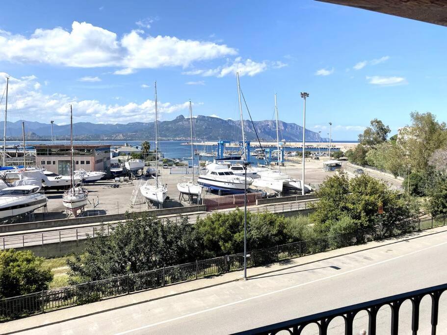 Appartamento Con Terrazza Vista Mare. Арбатакс Экстерьер фото